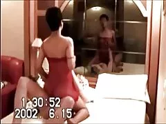 Koreai milf megcsalta a férjét fehér barát